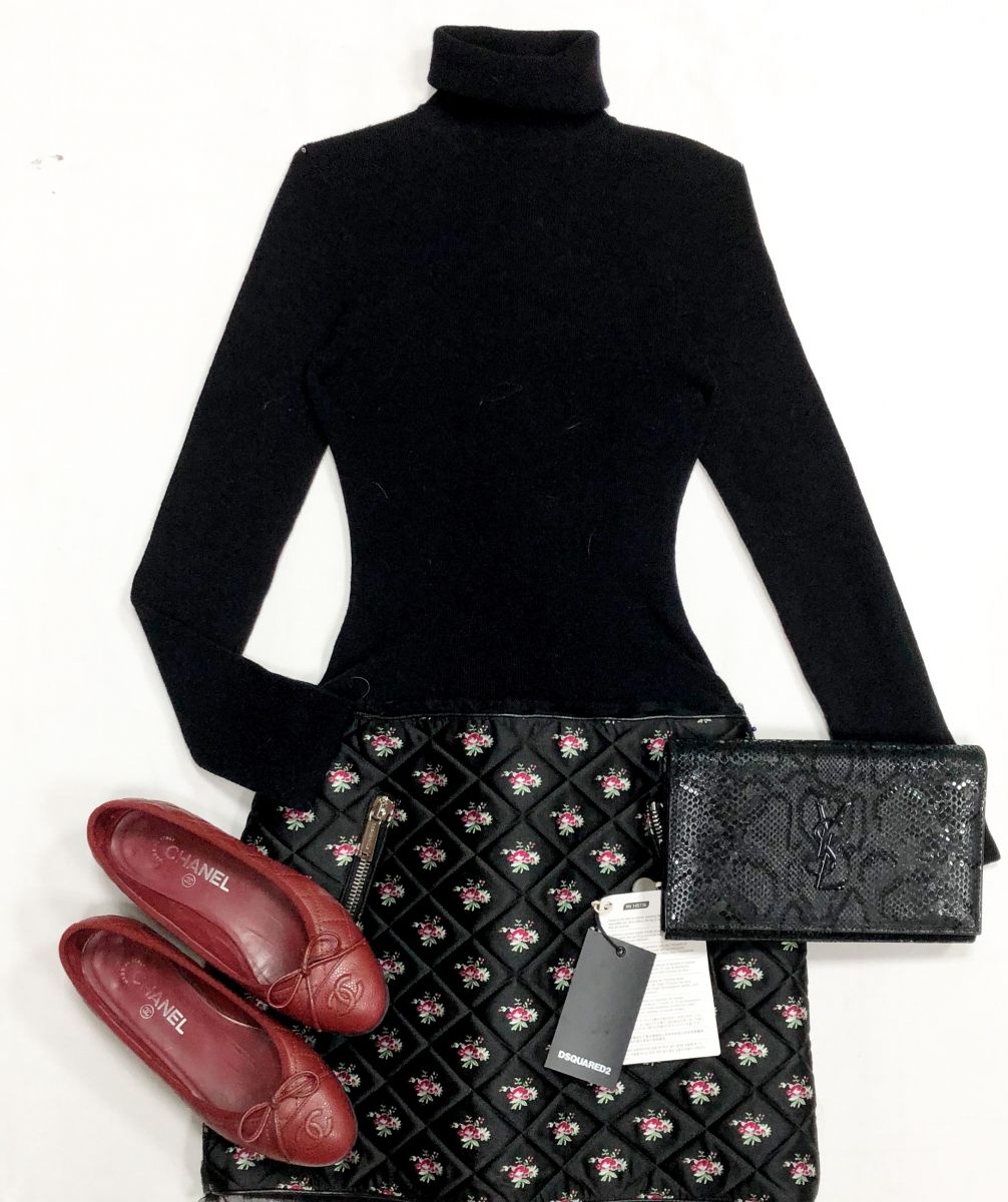 Платье DSquared размер 38 цена 15 655 руб/ с биркой/
Балетки Chanel размер 36.5 цена 31 310 руб
Сумочка Saint Laurent