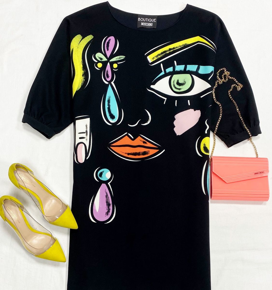 Платье Moschino размер 40 цена 7 828 руб
Туфли Gianvito Rossi размер 38 цена 12 524 руб
Сумка Jimmy Choo 