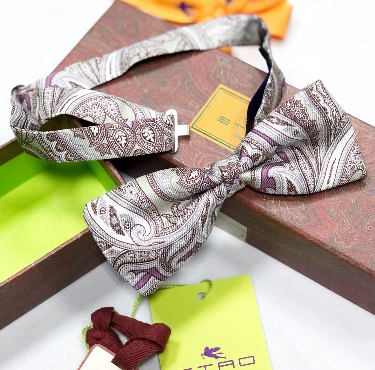 Бабочка ETRO цена 4 697 руб/ в коробке/ 
