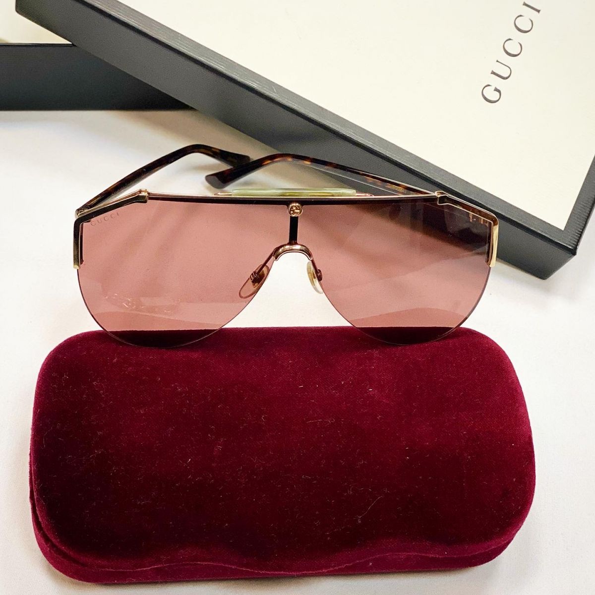 Очки Gucci цена 20 000 руб 