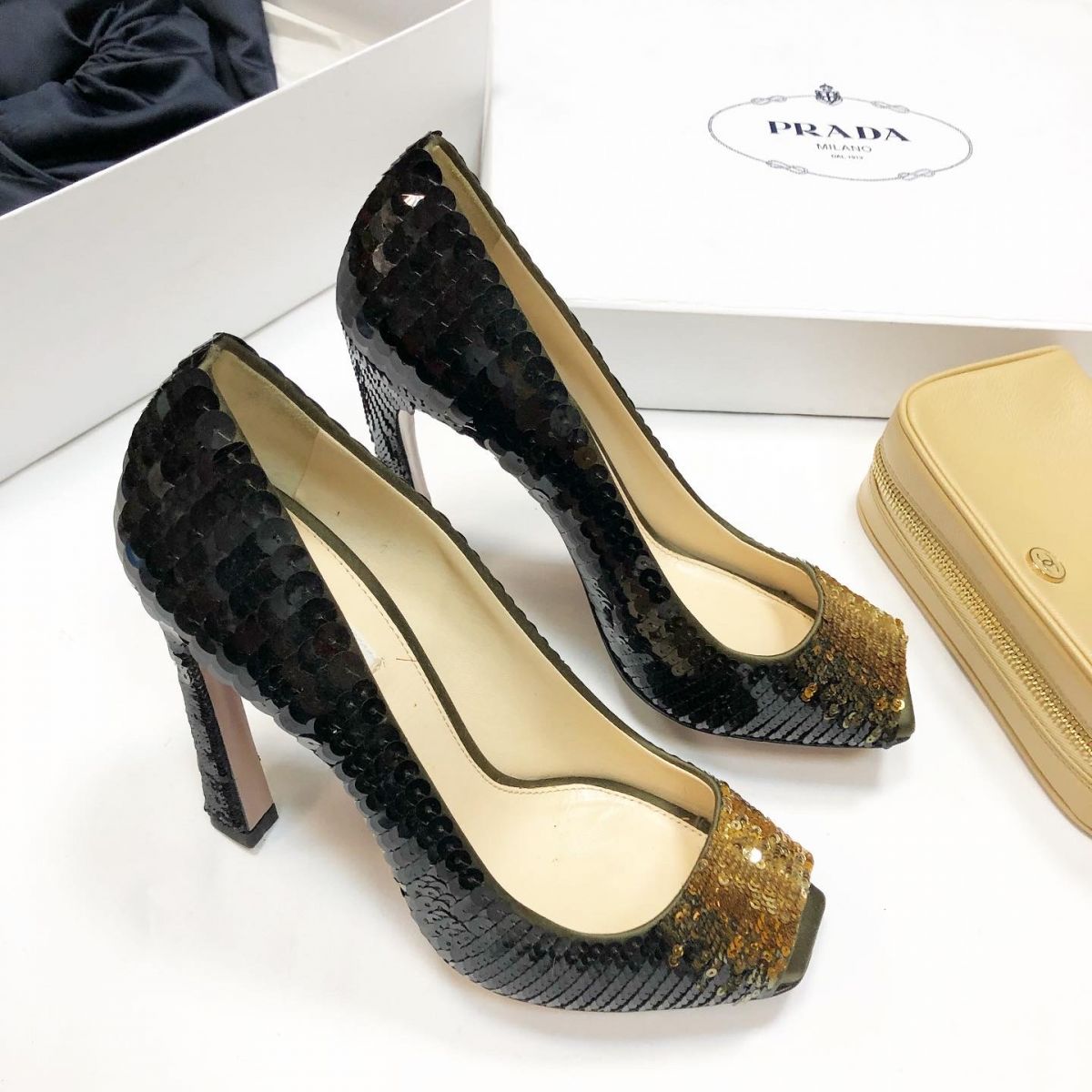 Туфли /пайетки/ Prada размер 36.5 цена 15 385 руб 
