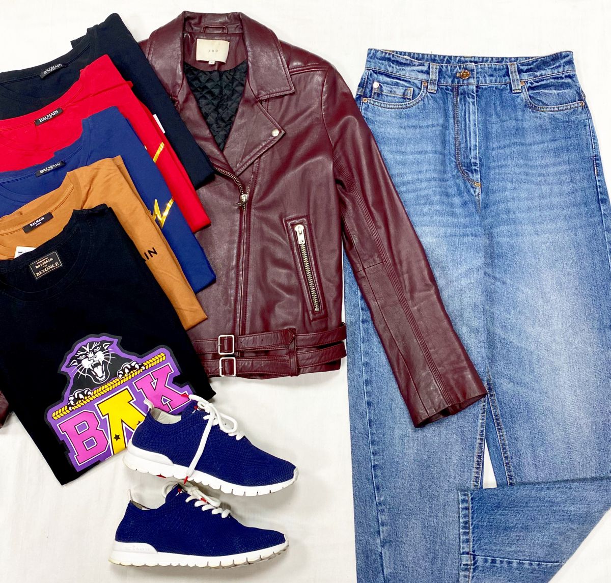 Куртка Iro размер 42 цена 18 786 руб Футболки Balmain размер S-M цена от 4 697 руб до 7 828 руб Джинсы Brunello Cucinelli размер 42 цена 4 697 руб Кроссовки Kiton размер 38.5 цена 28 179 руб