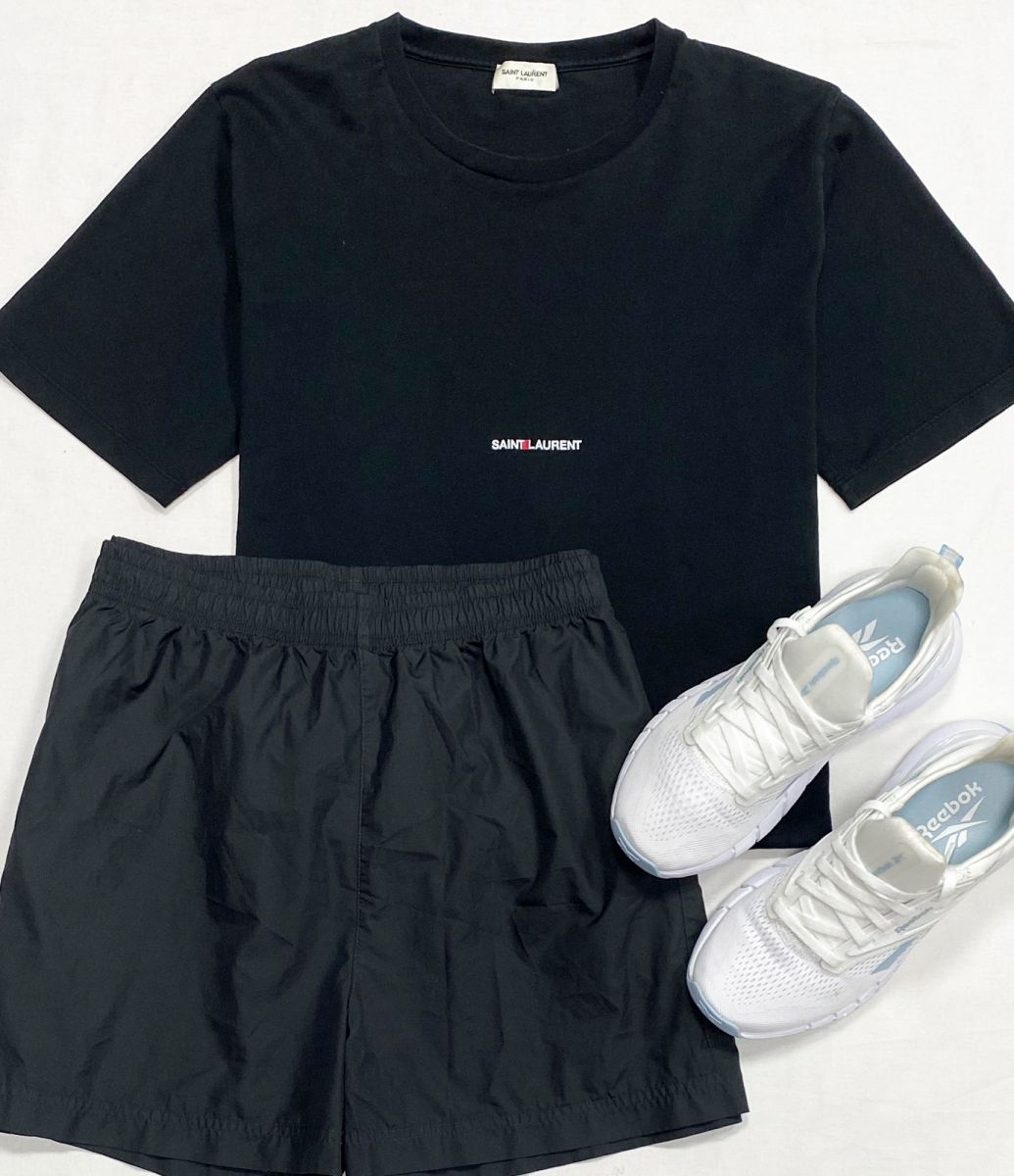 Футболка Saint Laurent размер 40 цена 7 828 руб
Шорты Nike размер L цена 793 руб
Кроссовки Reebok размер 38 цена 7 828 руб