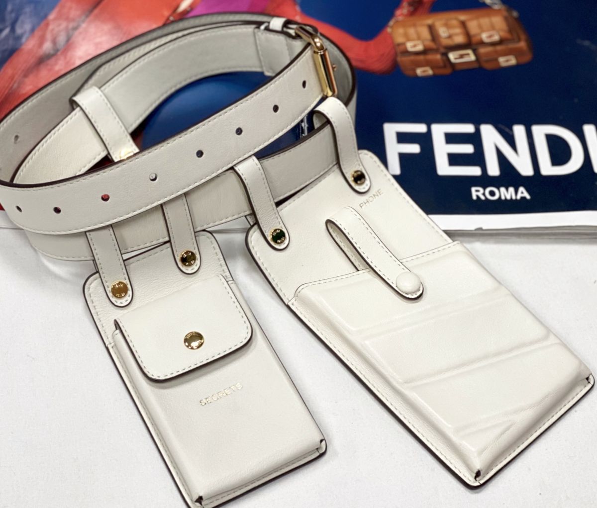 Пояс с сумочками Fendi цена 31 310 руб 