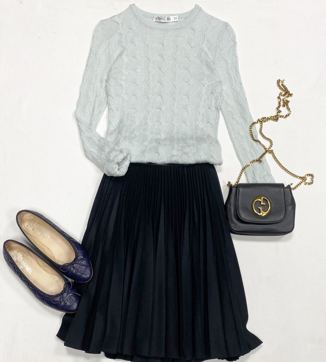 Кофта Christian Dior размер 38 цена 7 693 руб
Юбка Gucci размер 40 цена 7 693 руб
Балетки Chanel размер 37.5 цена 30 770 руб
Сумка Gucci