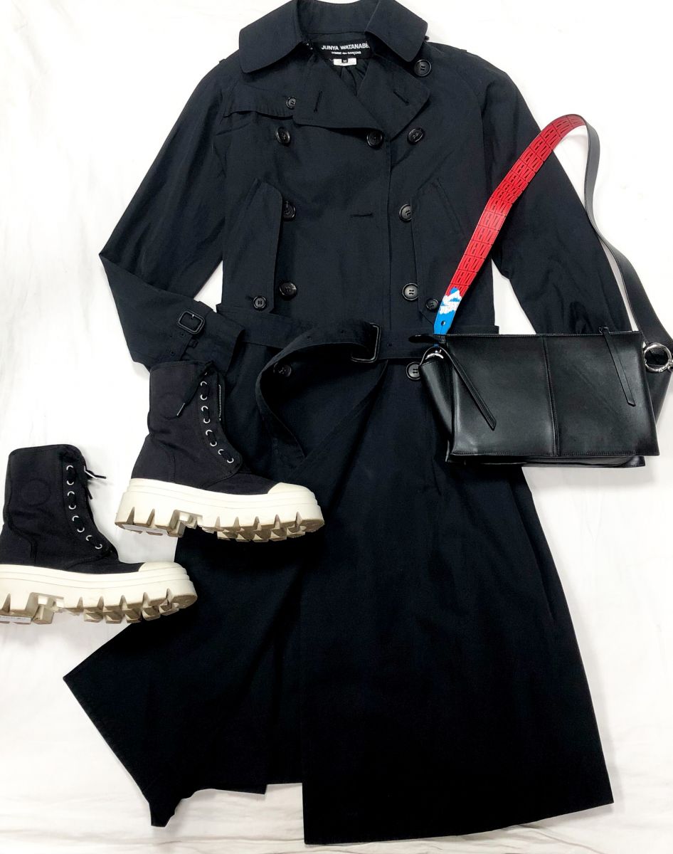 Плащ JUNYA WATANABE размер M цена 15 655 руб  кеды Ash размер 37 цена 3 131 руб 
Сумка Celine