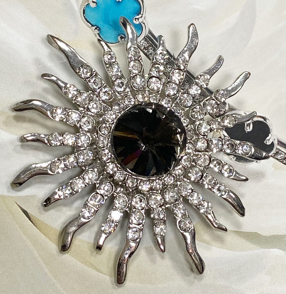 Брошка / камни/ цена 3 131 руб