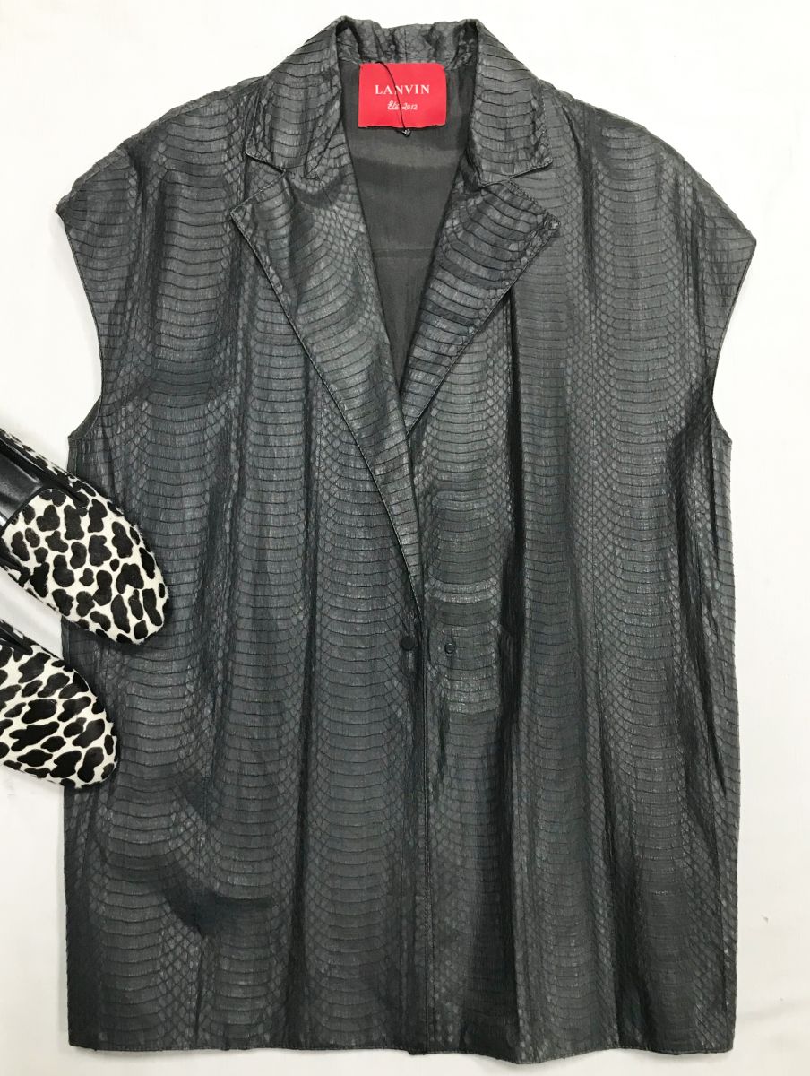 Жилет/ питон/ Lanvin размер 36 цена 39 138 руб
Лоферы Tods размер 37.5 цена 15 655 руб