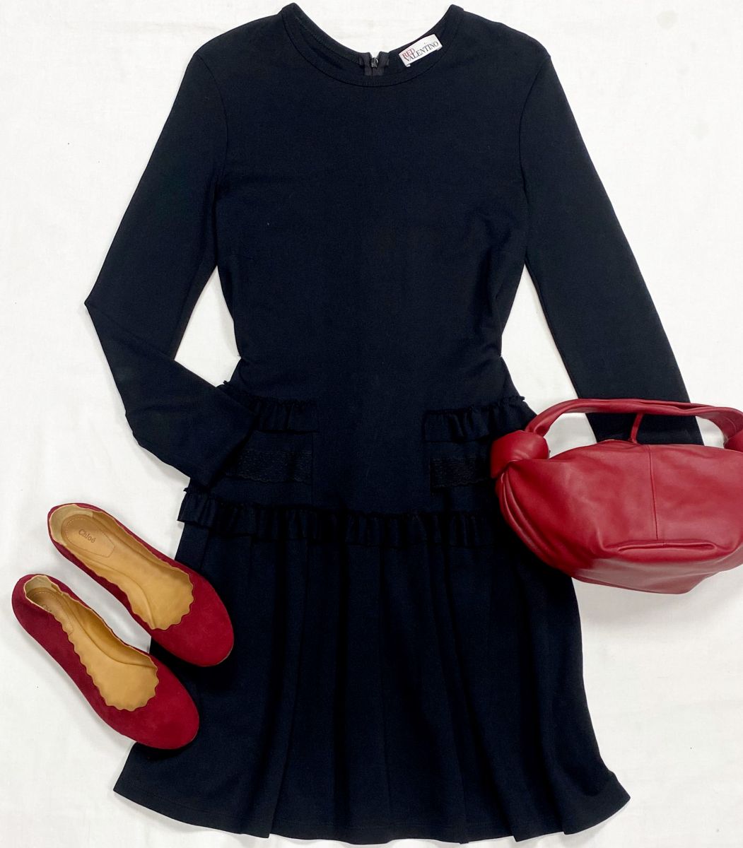 Платье Red Valentino размер S цена 6 262 рубБалетки Chloe размер 36 цена 14 090 рубСумка Bottega Veneta