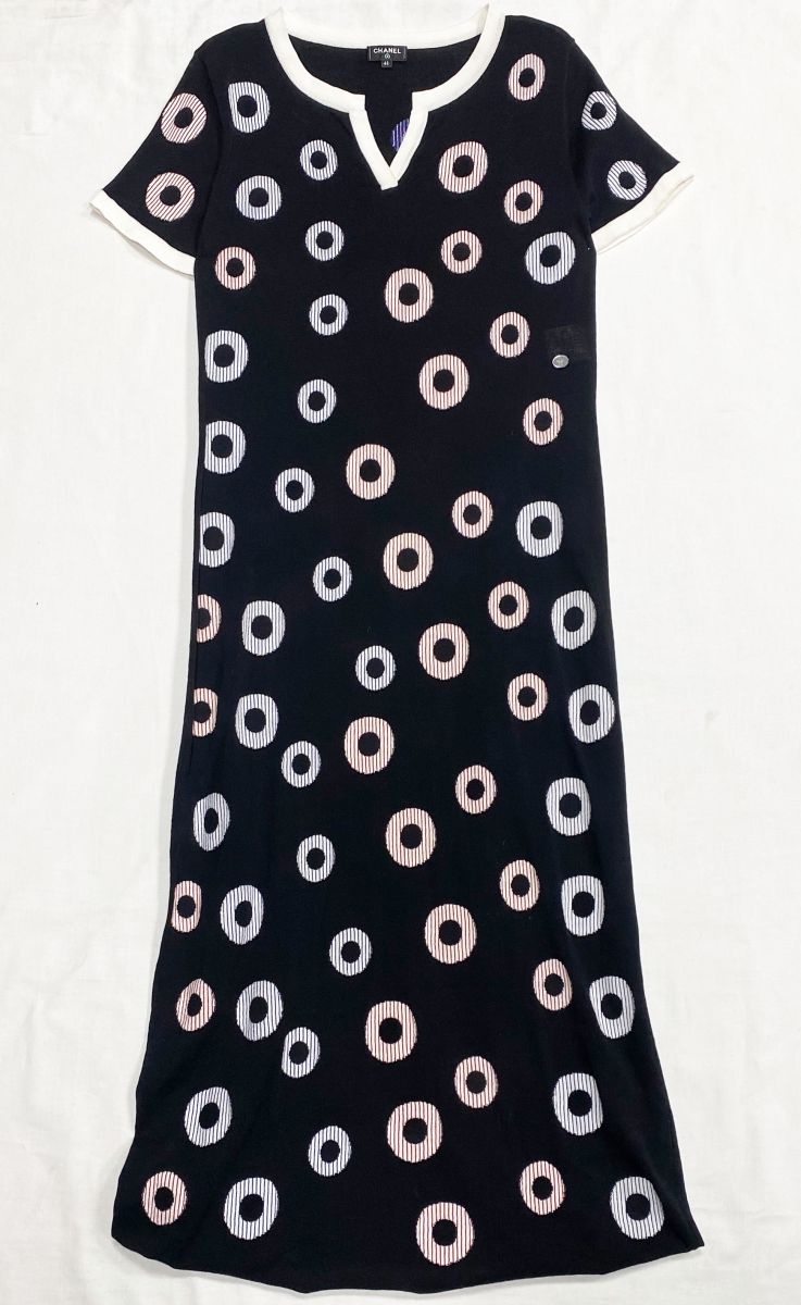 Платье Chanel размер 42 цена 109 585 руб
Туфли Chanel размер 38 цена 78 275 руб
Сумка Chanel