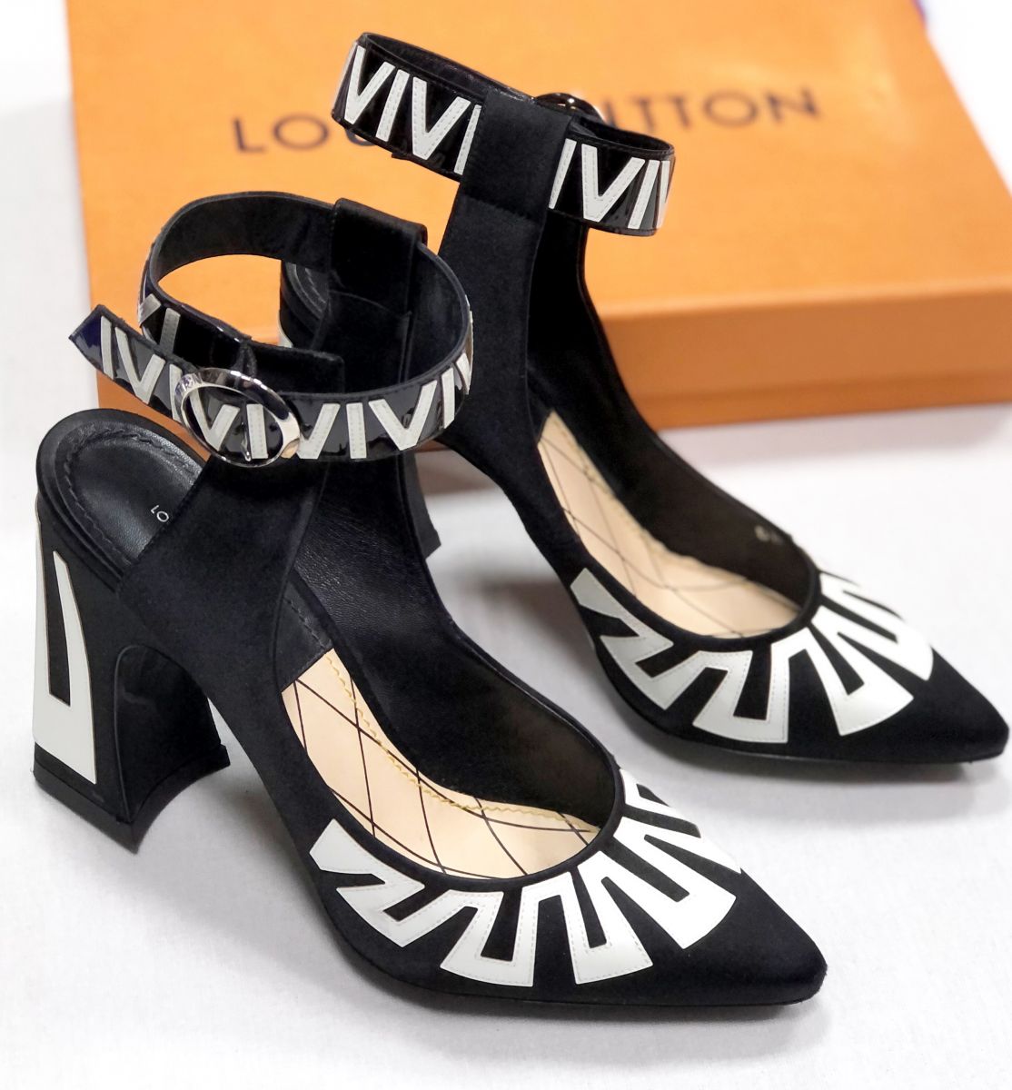 Туфли Louis Vuitton размер 37.5 цена 15 655 руб