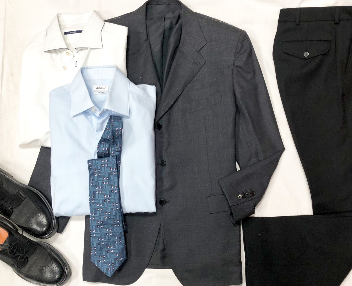 #Mechtamen
Пиджак KITON размер 60 цена 61 540 руб 
Брюки размер 40 цена 4 616 руб