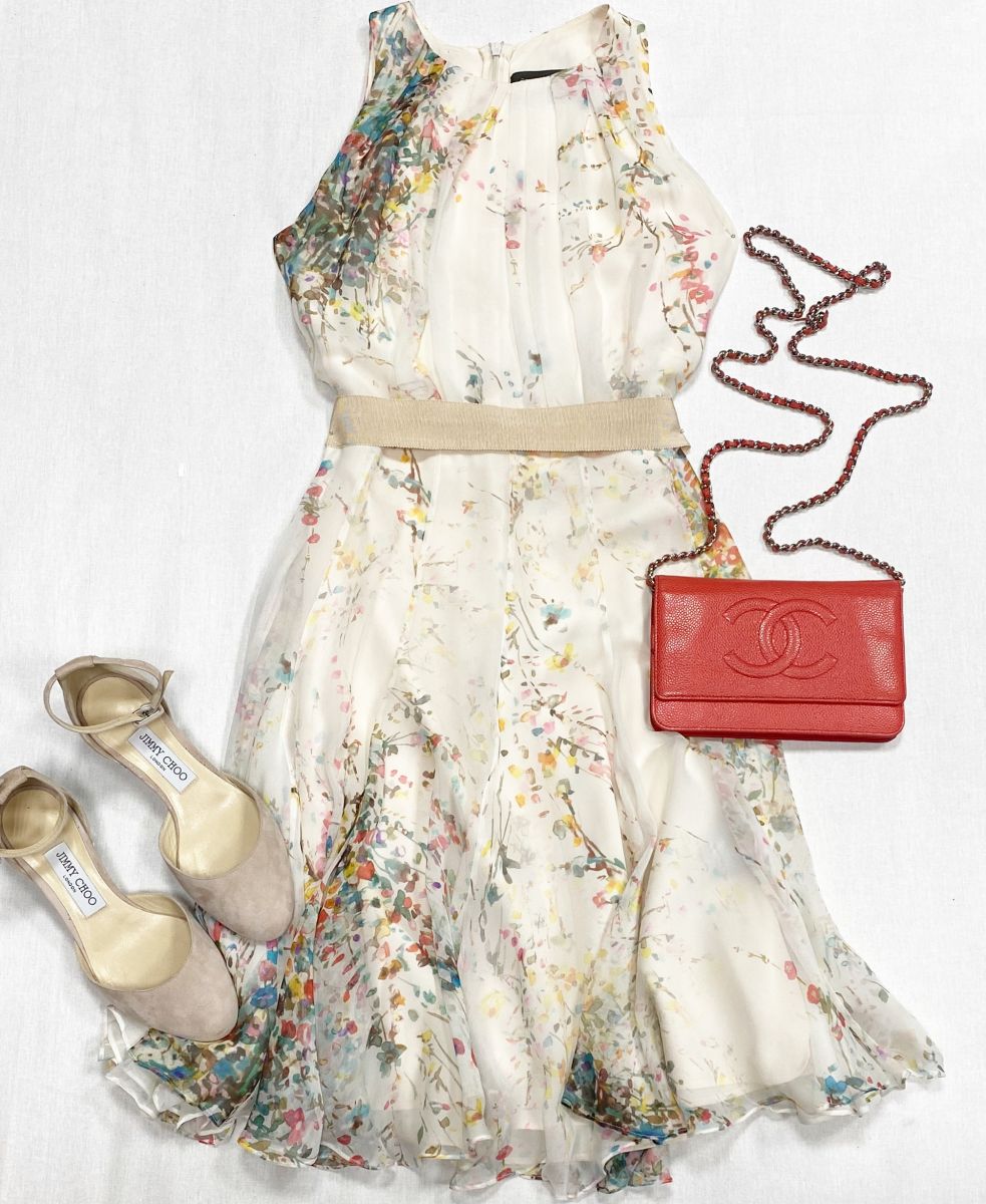 Платье Max Mara размер 36 цена 15 655 руб
Туфли Jimmy Choo размер 36.5 цена 26 614 руб
Сумочка Chanel