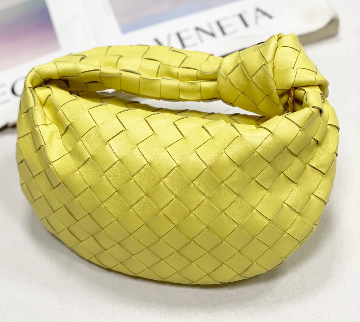 Сумочка Bottega Veneta размер 24/14 цена 78 275 руб
