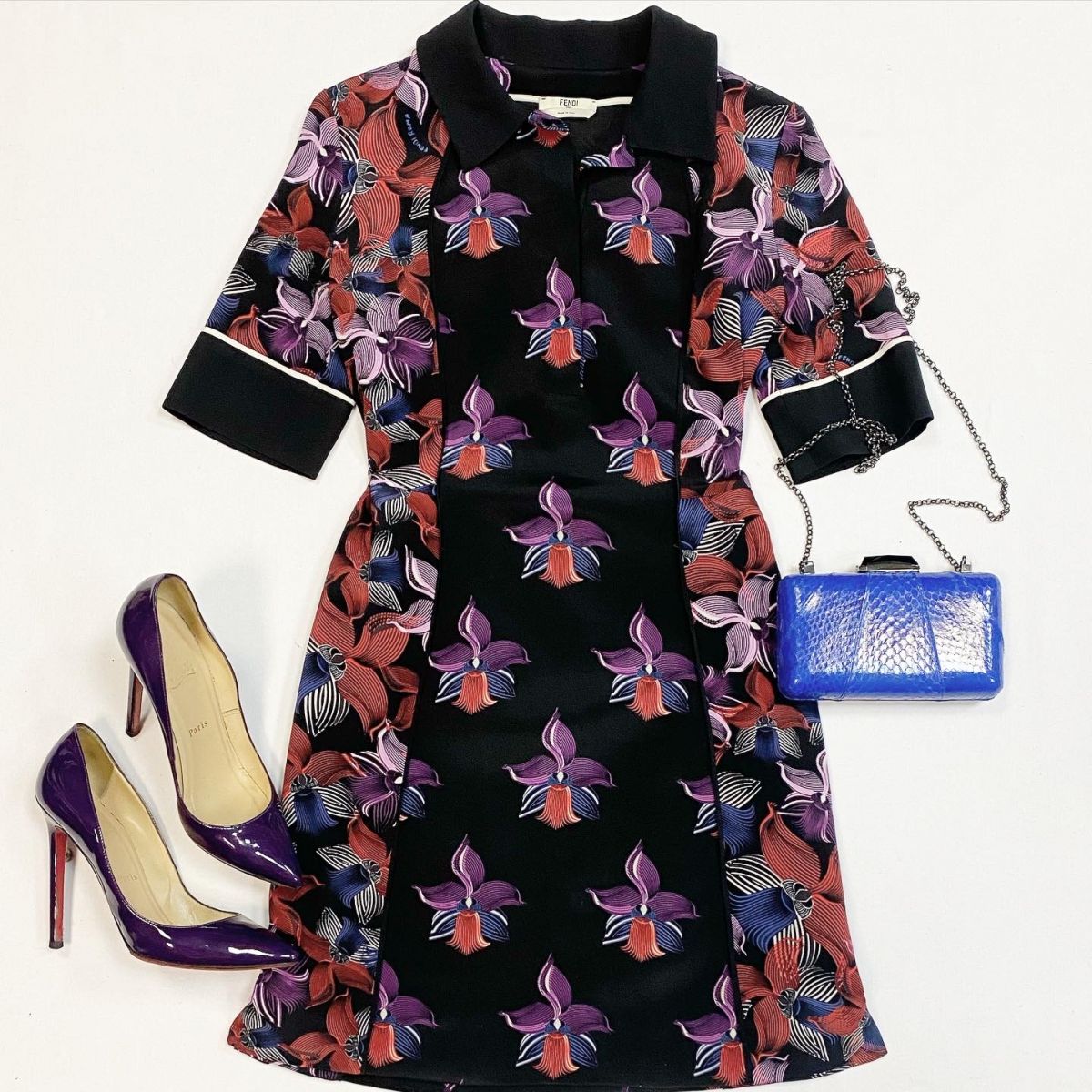Платье Fendi размер 40 цена 15 385 рубТуфли Louboutin размер 38.5 цена 10 770 рубКлатч Kotur