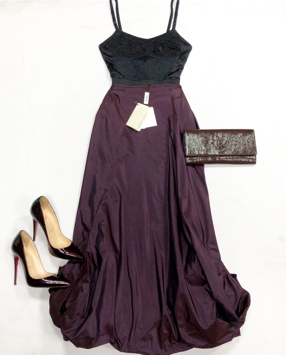 Боди Dolce Gabbana размер 38 цена 6 262 руб
Юбка Max Mara размер 40 цена 15 655 руб/ с биркой/ 
Туфли LOUBOUTIN размер 37 цена 15 655 руб
Клатч Ysl