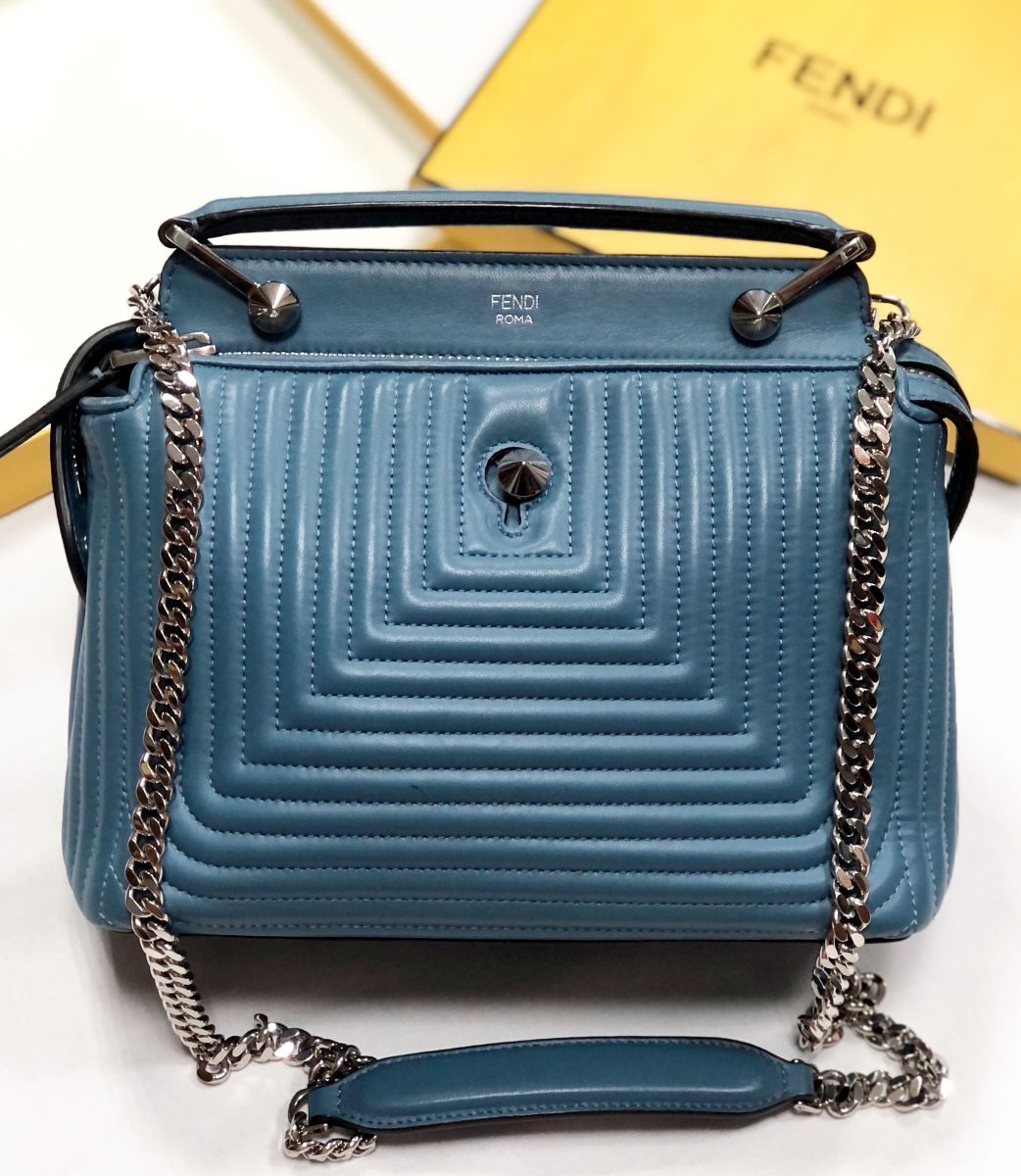 Сумка Fendi размер 25/15 цена 53 227 руб 