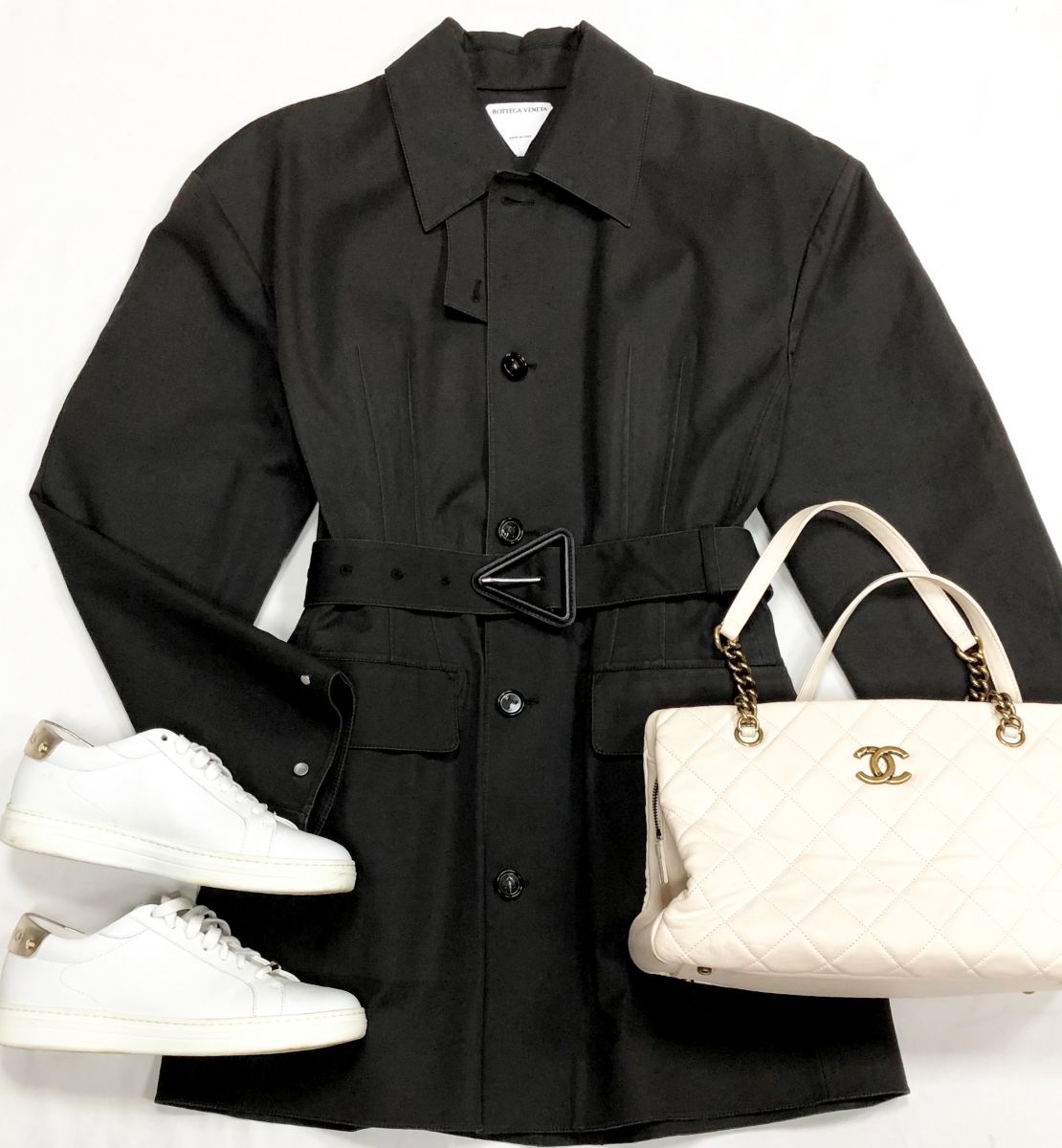 Плащ BOTTEGA VENETA размер 40 цена 62 620 руб
Кеды Jimmy Choo размер 39 цена 15 655 руб
Сумка Chanel