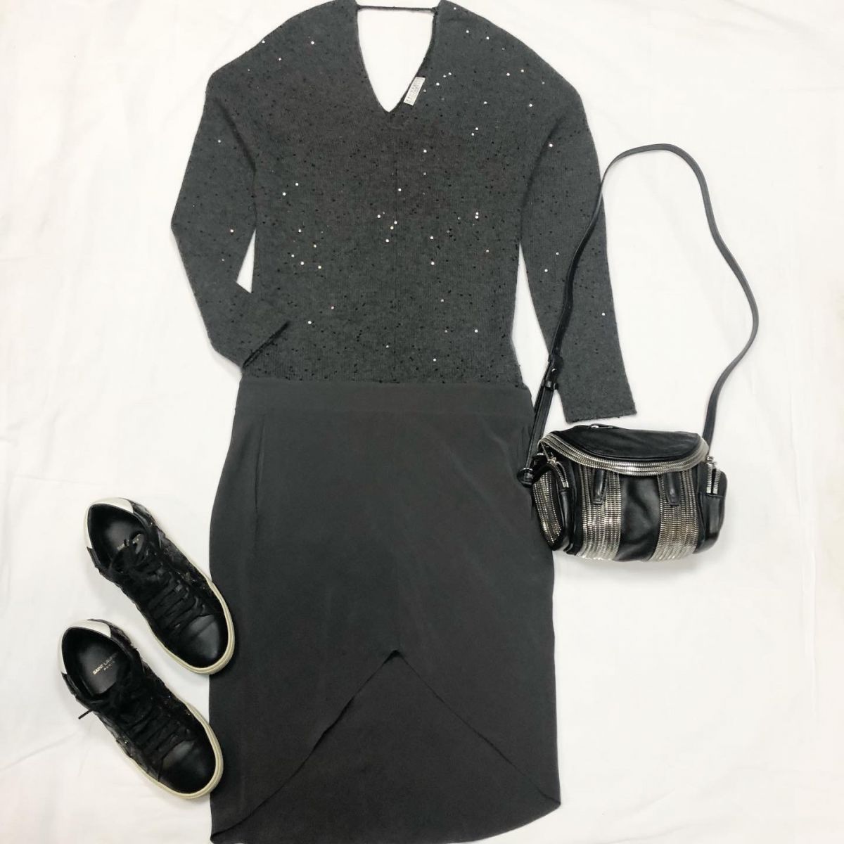 Платье /кашемир/ шёлк/ пайетки/ Brunello Cucinelli размер S цена 15 385 руб Кеды Saint Laurent размер 37 цена 18 463 рубСумочка Alexander Wang