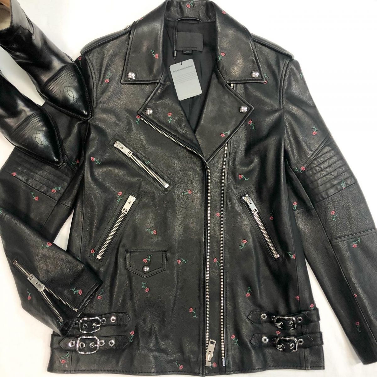 Куртка/кожа Alexander Wang  размер 2 цена 61 540 руб Казаки Margiela  размер 39 цена 18 463 руб