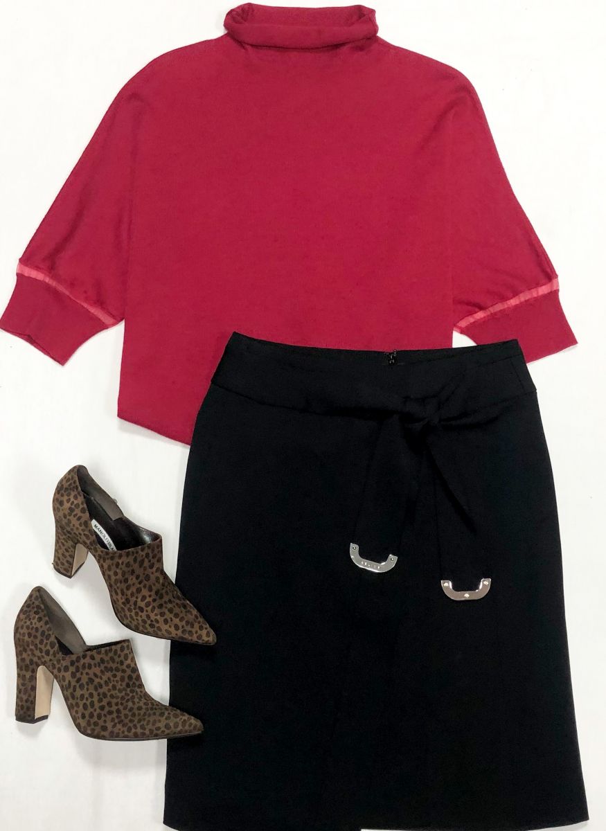Кофта Lanvin размер 42 цена 15 655 руб
Юбка Celine размер 38 цена 10 959 руб
Туфли Manolo Blahnik размер 37 цена 15 655 руб