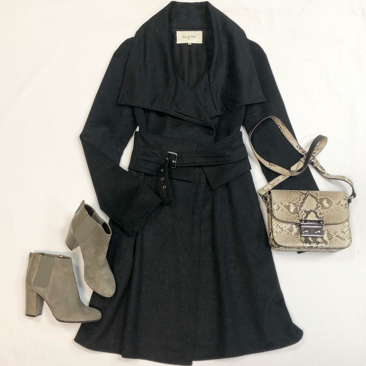Пальто/кашемир/ Rue Du Mail размер 36 цена 23 078 рубБотильоны Lanvin размер 37 цена 15 385 рубСумка Miu Miu