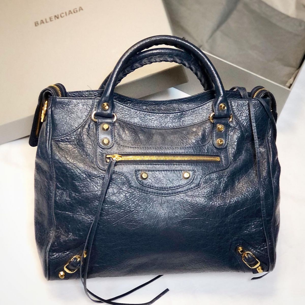 Сумка Balenciaga  размер 35/30 цена 30 770 руб 