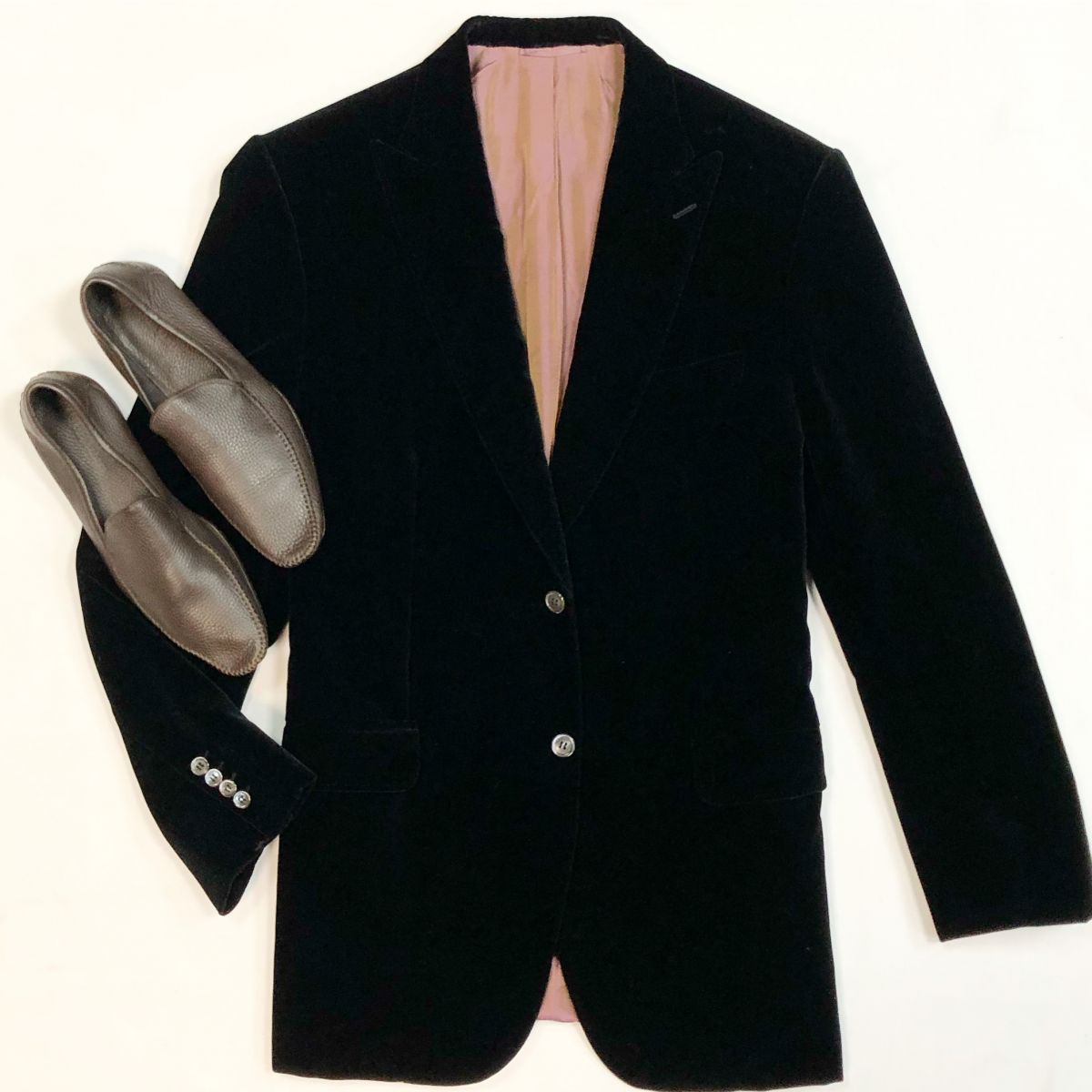 #mechtamen Пиджак Brioni размер 56 цена 30 770 рубЛоферы Bottega Veneta размер 42 цена 15 385 руб