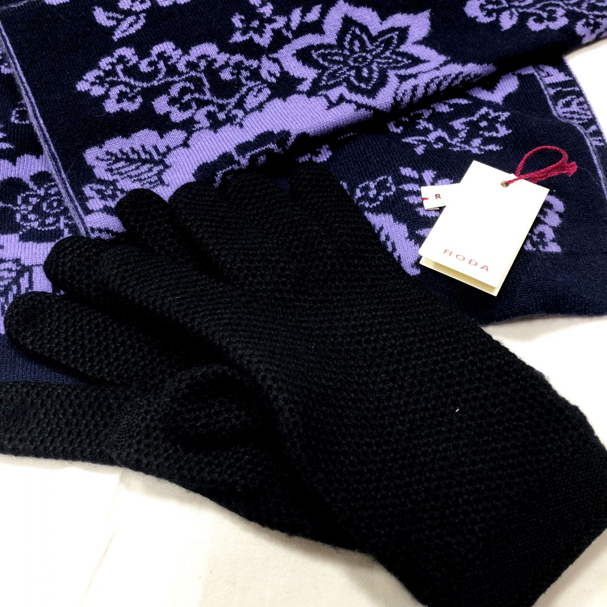 Перчатки /кашемир/ LORO PIANA цена 18 768 руб 