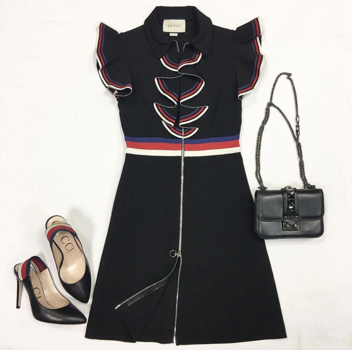 Платье Gucci  размер S цена 30 770 руб Туфли Gucci  размер 37.5 цена 15 385 руб Сумка Valentino 