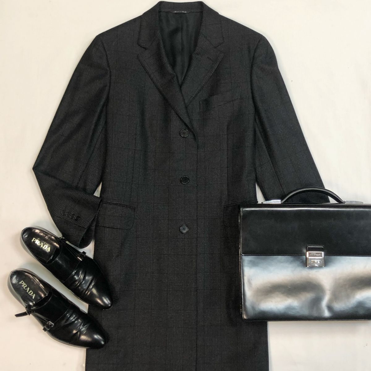 #mechtamen Пальто Canali размер 56 цена 23 078 рубТуфли Prada размер 43.5 цена 10 770 рубСумка Dupont