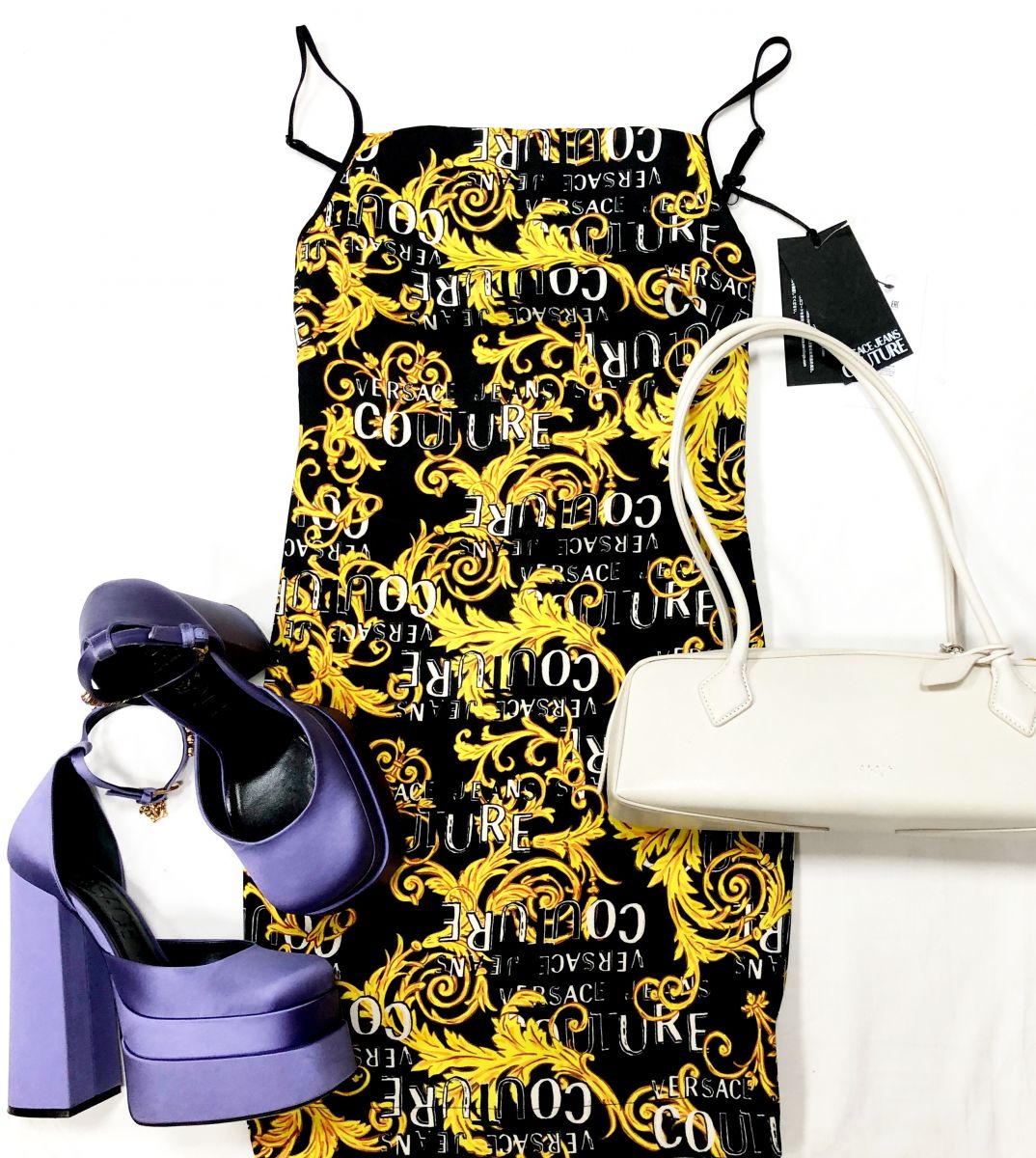 Платье VERSACE размер 36 цена 4 697 руб /новое с ценником/ 
Туфли VERSACE размер 39 цена 39 138 руб