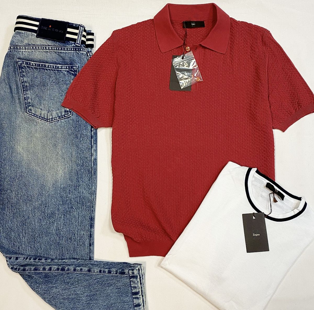 Поло Zegna размер M / бордовая / цена 9 231 руб / белая / цена 7 693 руб / новые с бирками / Джинсы Kiton размер 33 цена 10 770 руб