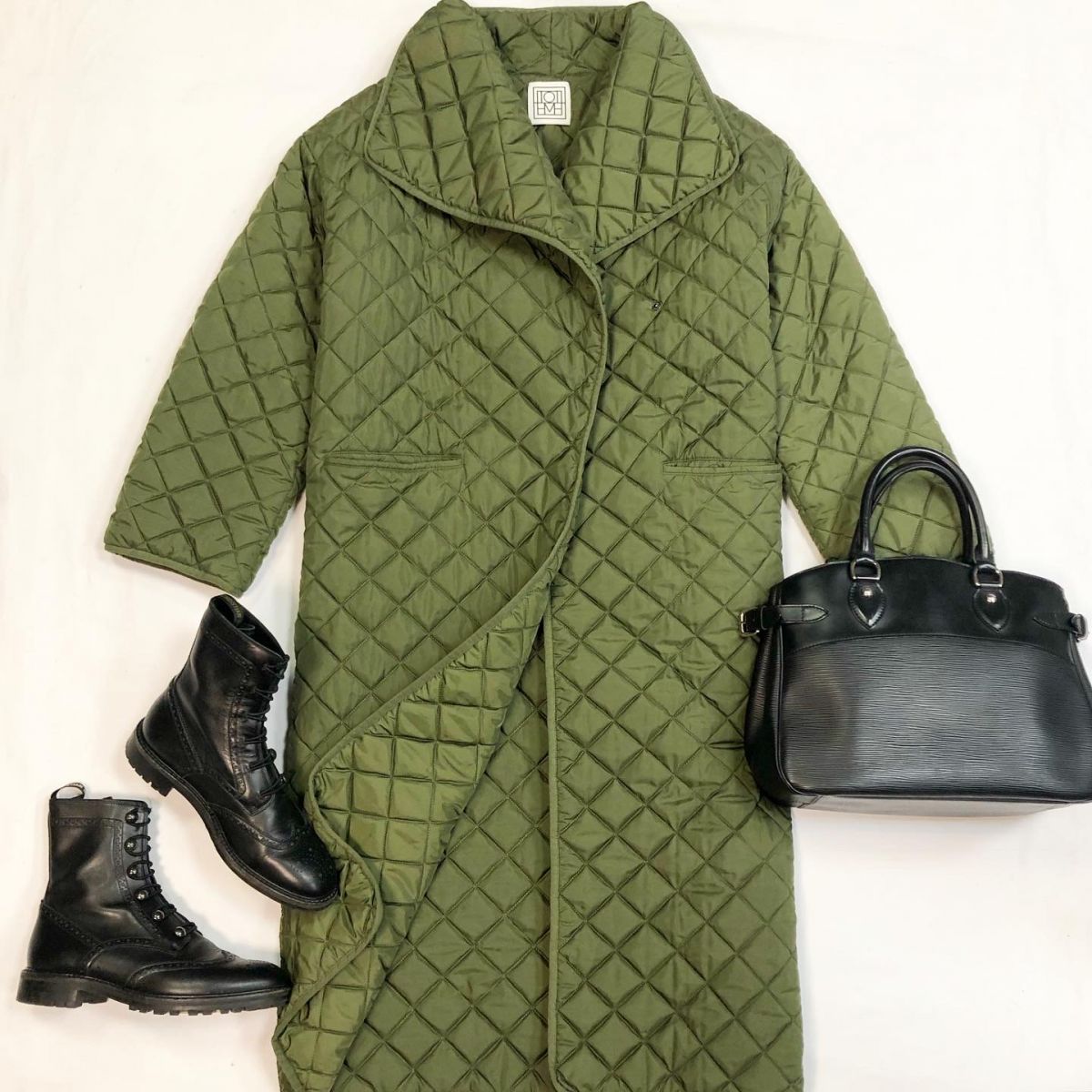 Пальто Toteme размер XS цена 38 463 рубБотинки Dior размер 39 цена 38 463 рубСумка Louis Vuitton
