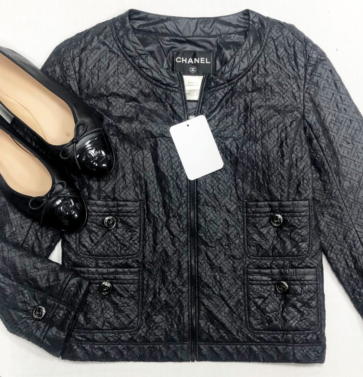 Куртка Chanel размер 36 цена 101 758 руб
Балетки Chanel размер 41 цена 23 483 руб