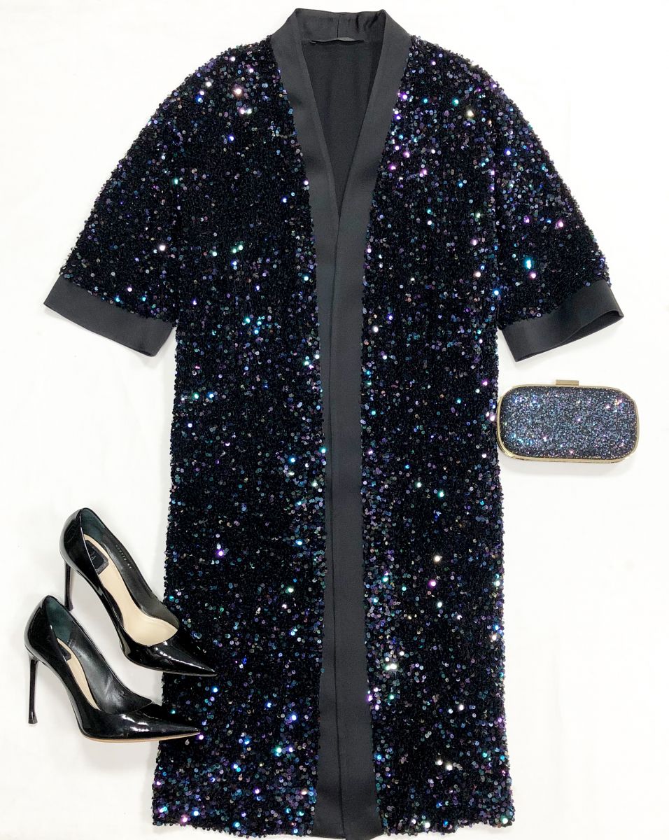 Накидка-Кардиган/ пайетки/ Marina Rinaldi размер 46 цена 39 138 руб
Туфли Christian Dior размер 41 цена 23 483 руб
Клатч Anya Hindmarch