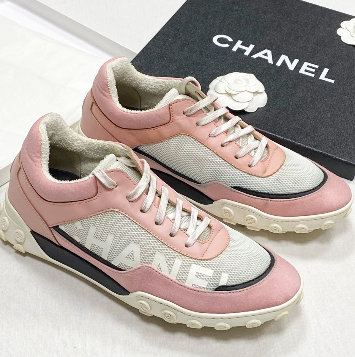 Кроссовки Chanel размер 40.5 цена 39 138 руб
