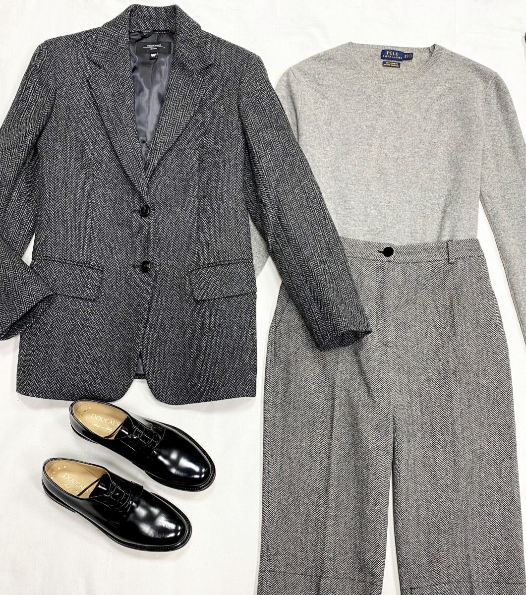 Жакет Weekend/ Max Mara размер 38 цена 10 959 руб
Кофта Ralph Lauren размер XS цена 7 828 руб
Шорты Dolce Gabbana размер 40 цена 6 262 руб
Ботинки Doucals размер 39 цена 23 483 руб