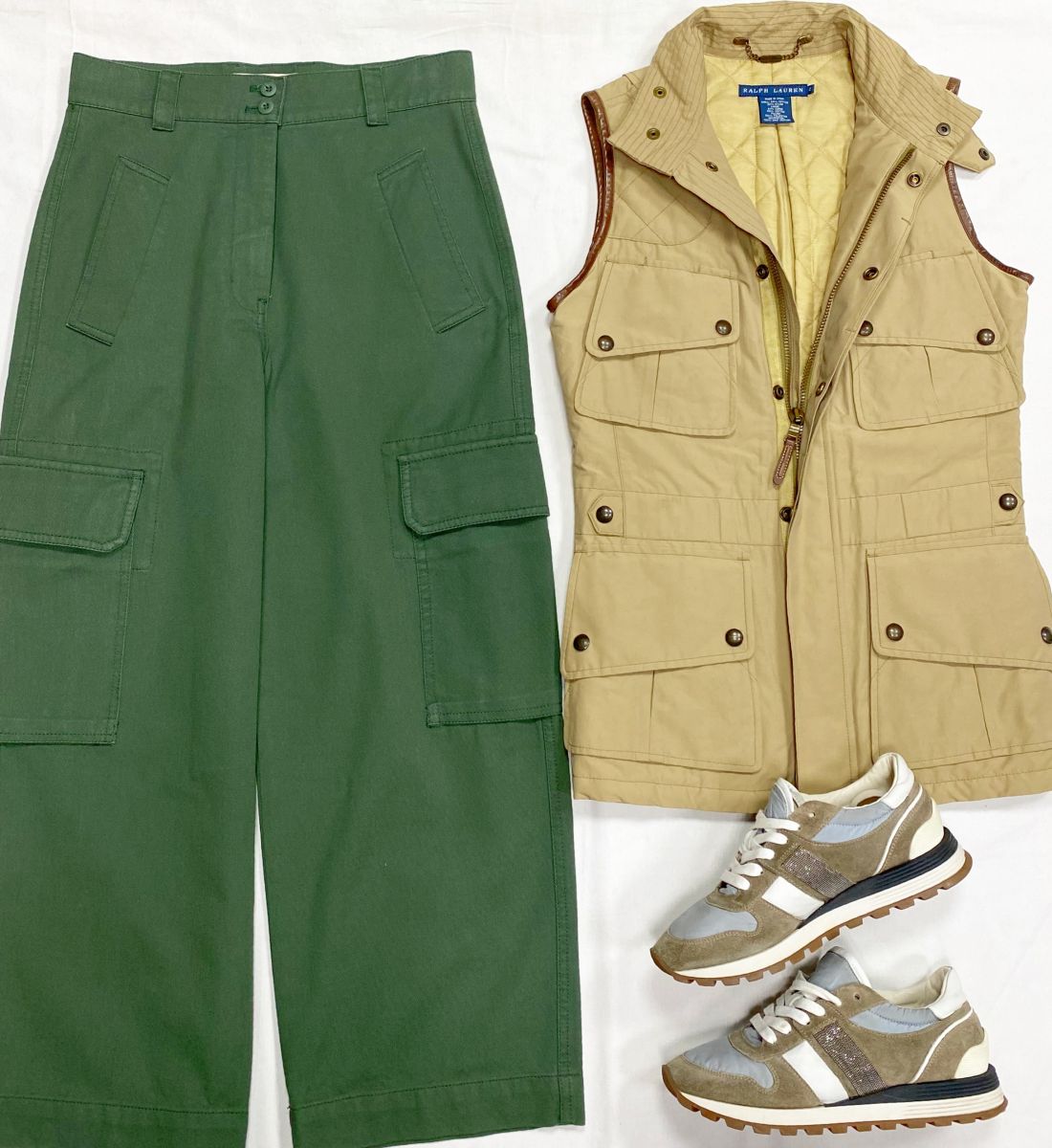 Жилет Ralph Lauren размер 2 цена 18 786 руб 
Брюки Weekend Max  Mara размер 38 цена 10 959 руб 
Кроссовки Brunello Cucinelli размер 38 цена 26 614 руб