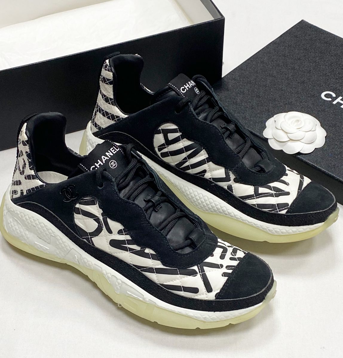 Кроссовки Chanel размер 39.5 цена 78 275 руб

