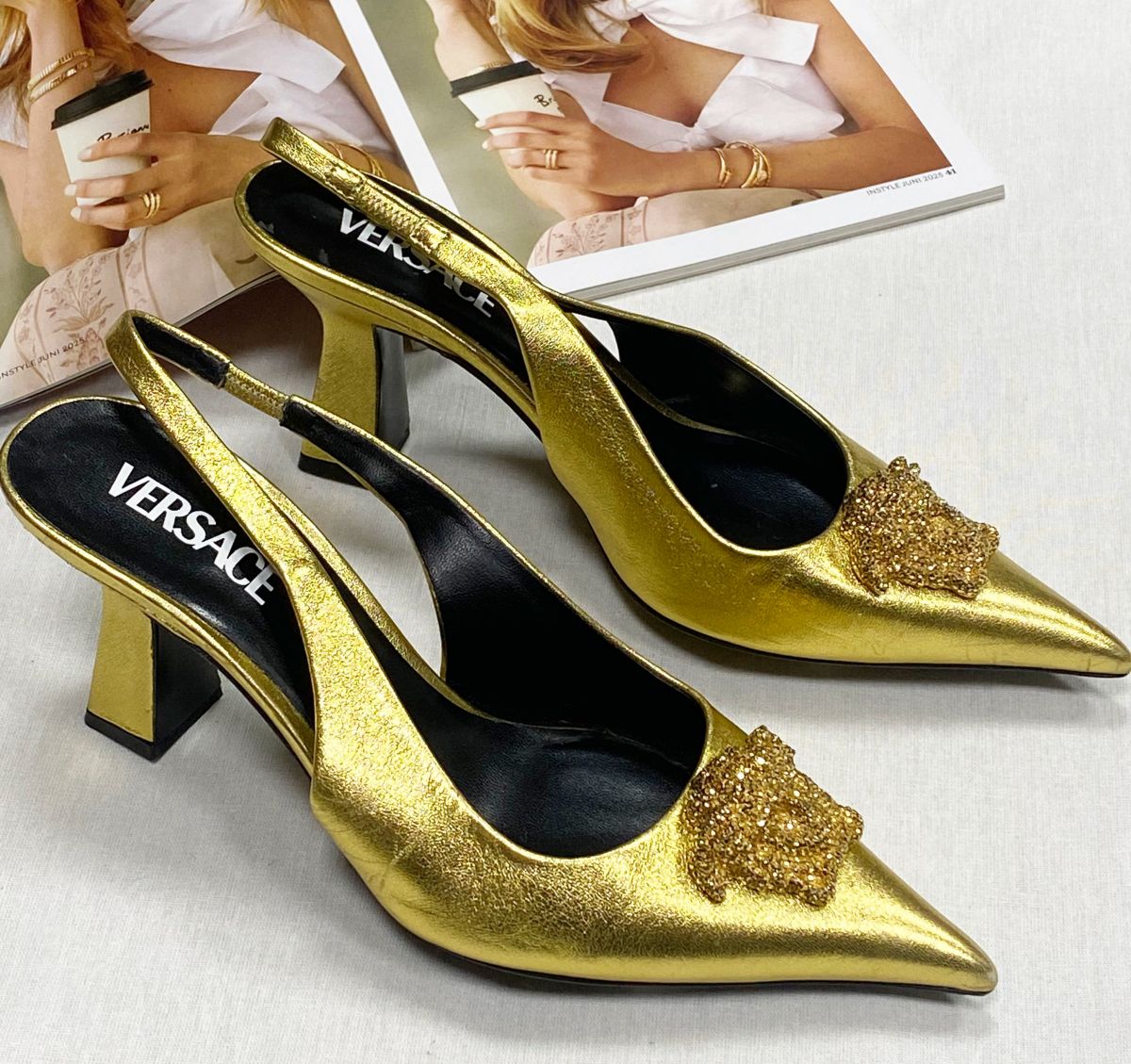 Босоножки Versace размер 38 цена 23 483 руб
