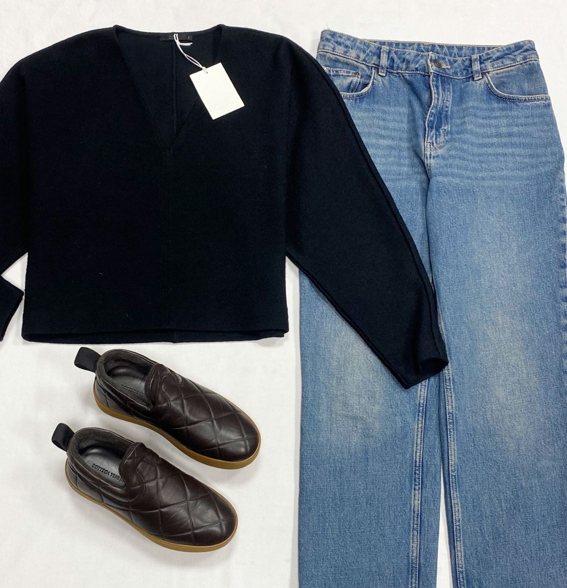 Кофта Cos размер XS цена 3 131 руб
Джинсы 12 Storeez размер 27/ 32 цена 4 697 руб
Лоферы Bottega Veneta размер 38.5 цена 31 310 руб