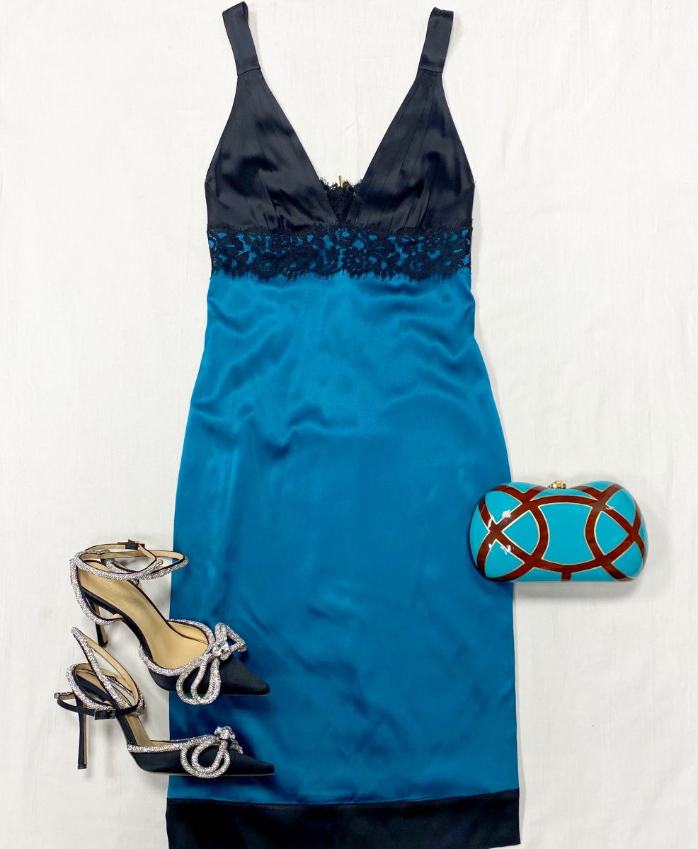 Платье / шелк / кружево / Roberto Cavalli размер 40 цена 31 310 руб 
Босоножки Mach&amp;Mach размер 38 цена 31 310 руб 
Клатч Rocio