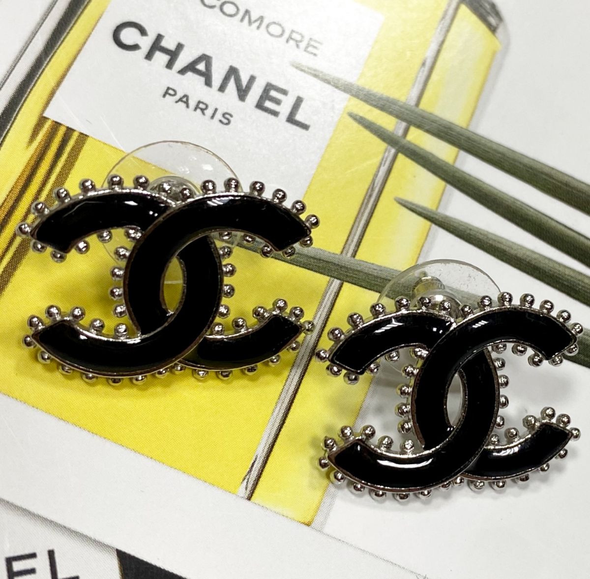 Серьги Chanel цена 93 930 руб/ в коробке/ 