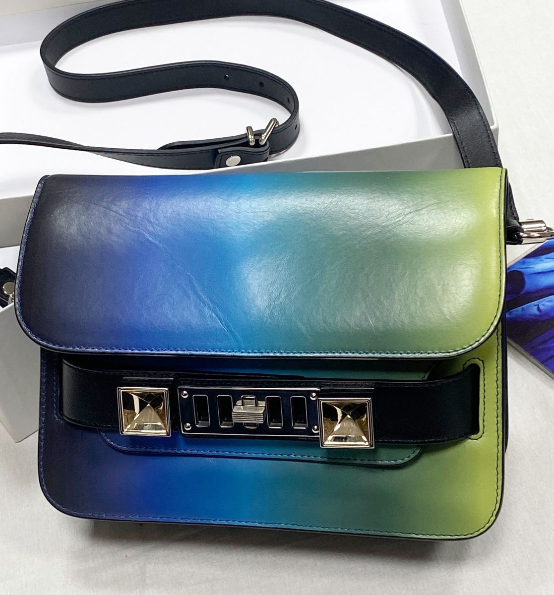 Сумка Proenza Schouler размер 23/18 цена 18 786 руб
