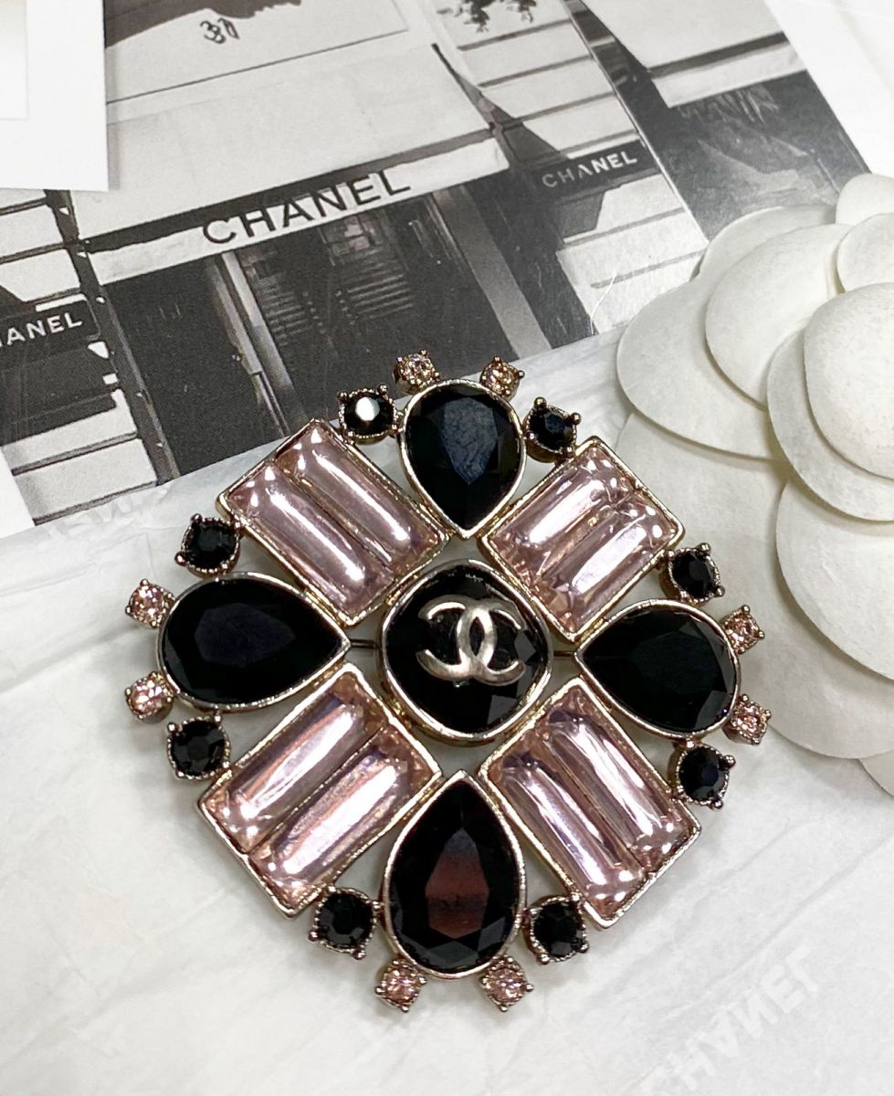 Брошка Chanel цена 46 965 руб