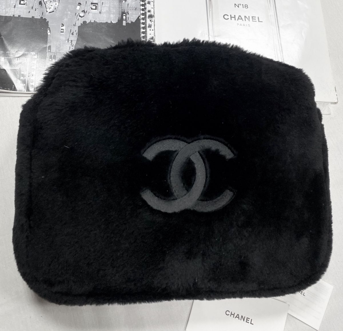 Клатч Chanel размер 35/25 цена 78 275 руб 