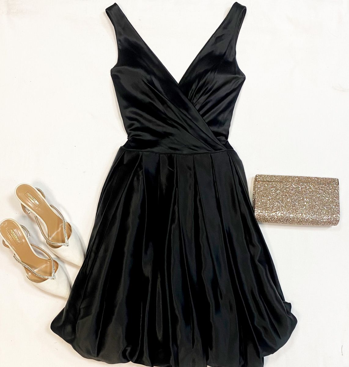 Платье Jenny Packham размер 8 цена 9 231 руб
Туфли Aquazzura размер 41 цена 15 385 руб
Клатч Jimmy Choo 