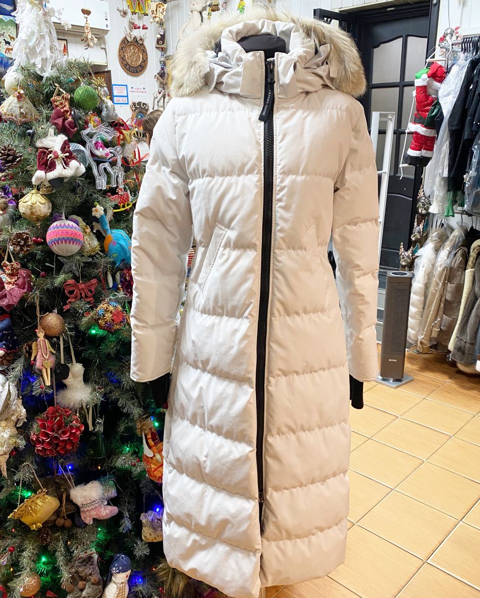 Пуховик Canada Goose размер M цена 15 641 руб