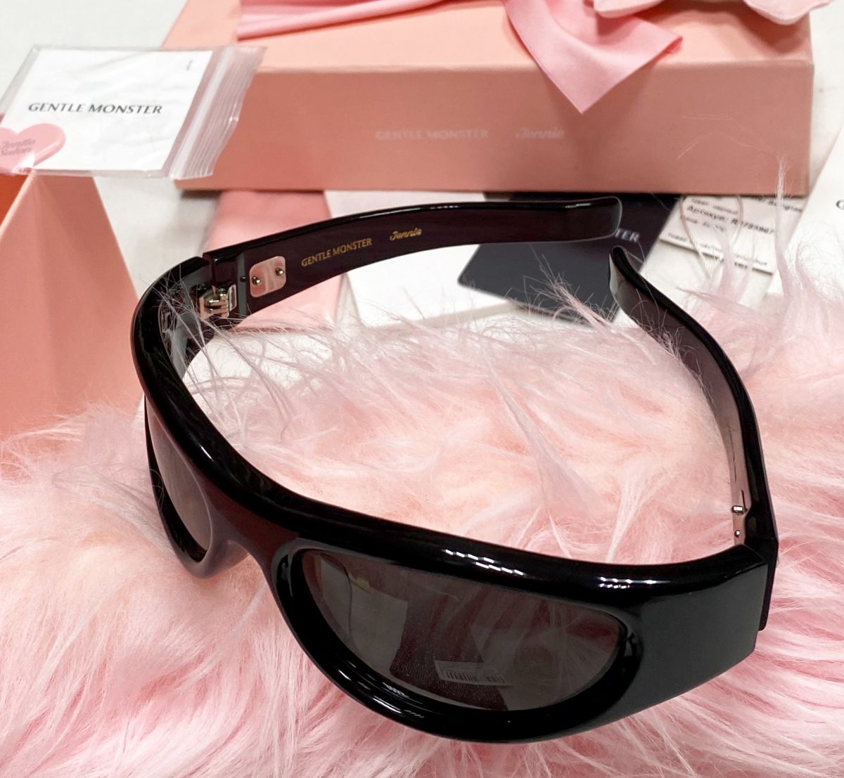 Очки Gentle Monster Jennie цена 31 310 руб / новые с ценником / упаковка / документы/